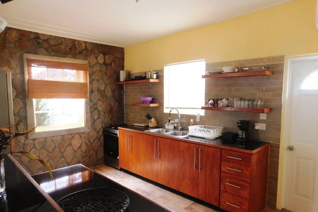 Tropical Home Oasis Суфриер Экстерьер фото